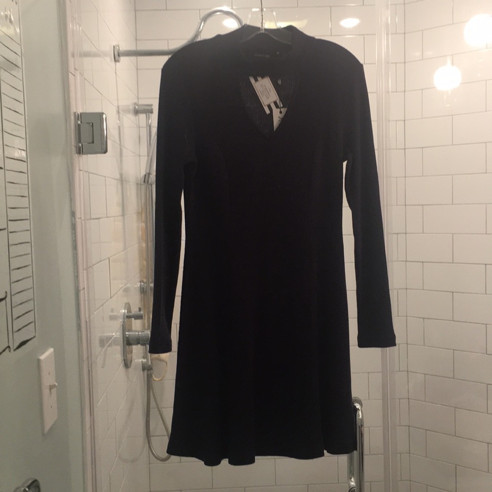 Navy ribbed long sleeved fitted dress